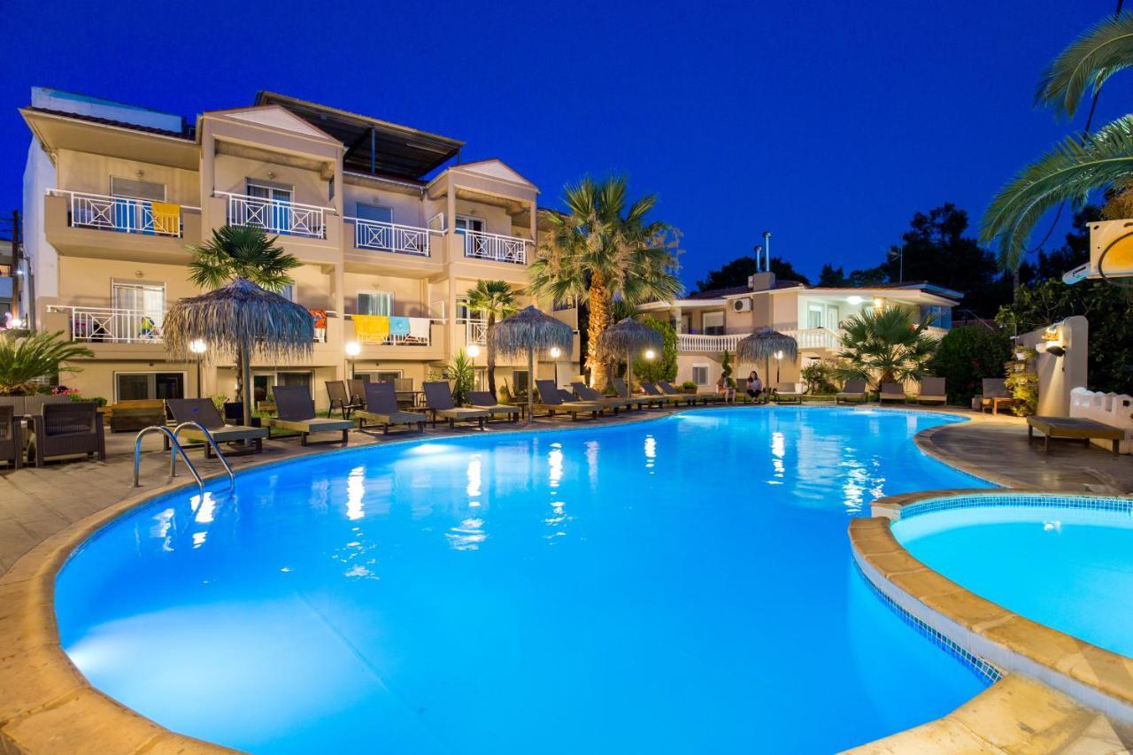 Hotel Potos Buitenkant foto