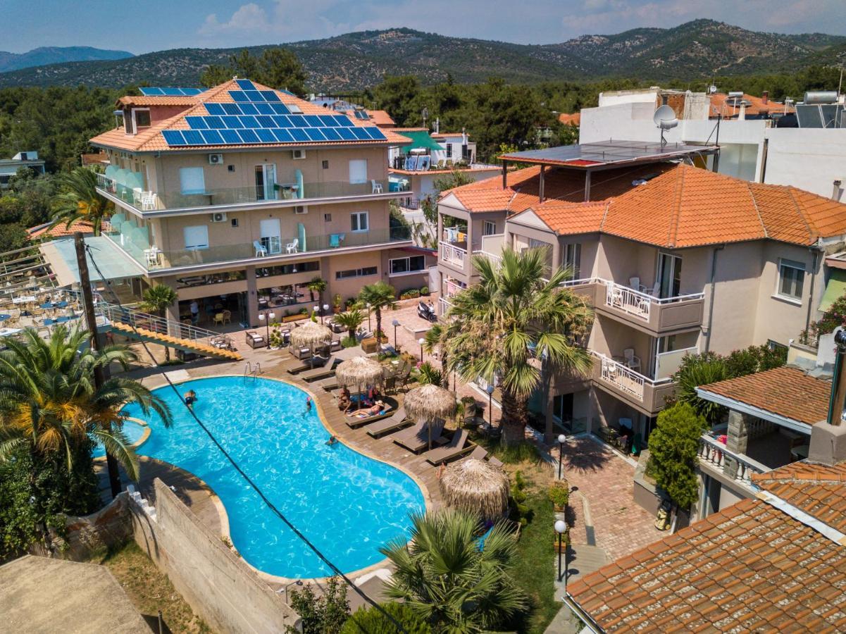 Hotel Potos Buitenkant foto